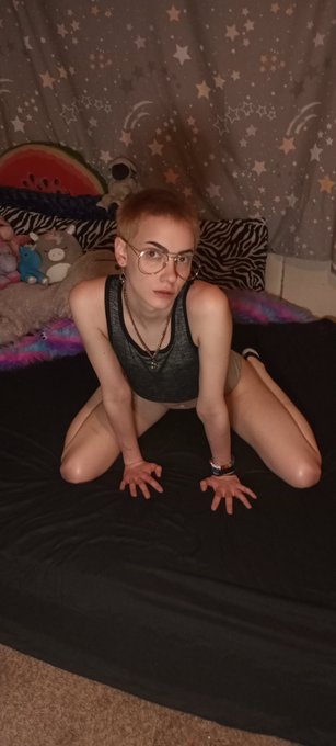 I'm back!! And my onlyfans went from $20/mo to $4.99/mo 😎😎   Top 22% no PPV  big clit nonbinary babe<a href="/tag/contentcreator"class="tags"><span>#contentcreator</span></a><a href="/tag/apclips"class="tags"><span>#apclips</span></a>