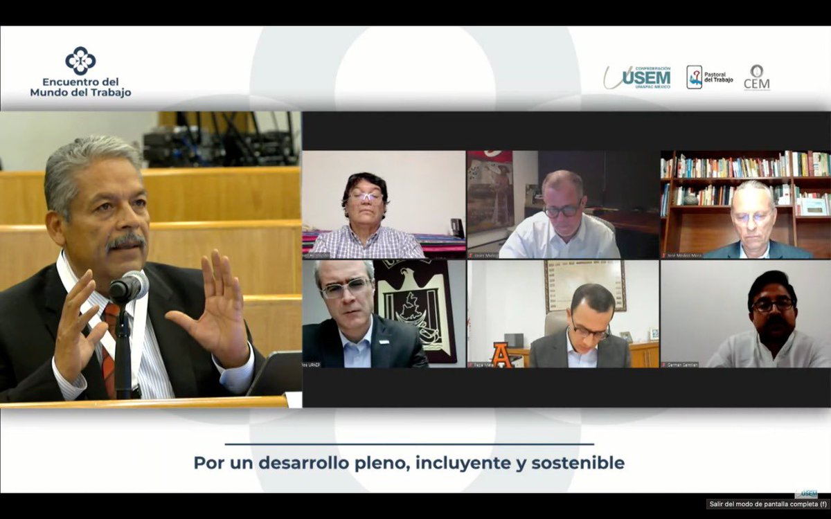 El crecimiento en sí mismo no entraña desarrollo, el cual no es otra cosa que el aumento constante de los productos y los bienes que la población requiere para vivir con dignidad. Cuando estos factores faltan, no hay desarrollo o es precario.