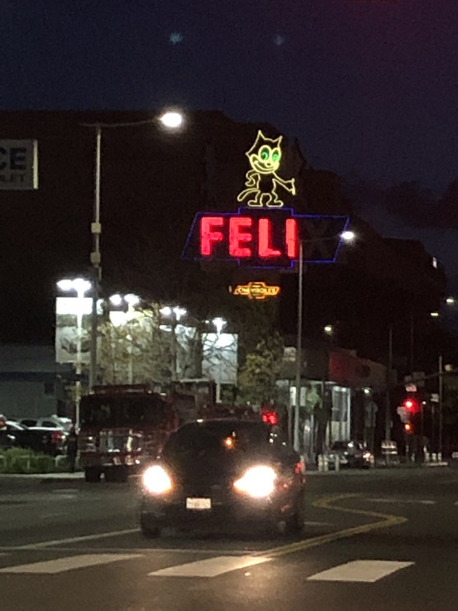 melissamyrna_'s tweet photo. What’s your worst nightmare? Mine is rush hour taking the 2 to the 5 to the 110, then missing my exit for the 10 and having to take the Adams exit. Ah well, good to see you Felix. #anxiousdriver https://t.co/nifCfSnEHd
