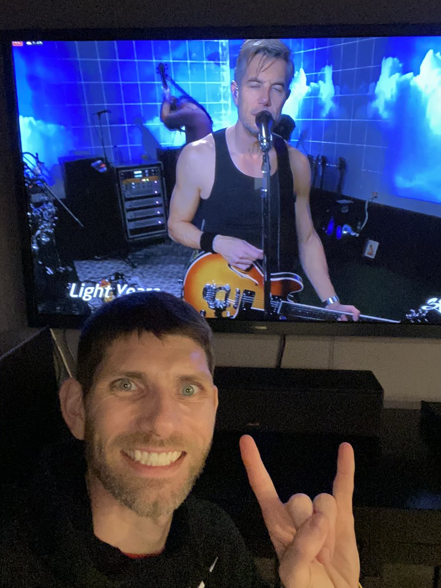baggo16's tweet image. Had to get my concert selfie #311day2021 #311StreamSystem
