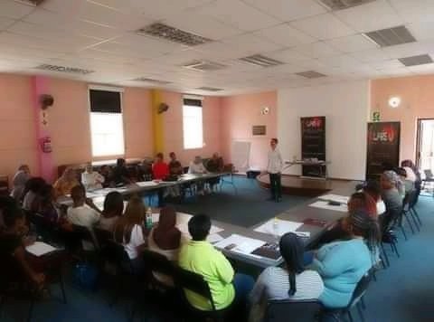 HarteClinton's tweet photo. We have presented a series of Business and Digital micro courses via WhatsApp. To empower communities in and around Cape Town.

Read more: https://t.co/0K9ARMpC0g
Read story: https://t.co/uuxL26IRcL
#RLabU
#HanoverPark
#SharingHope https://t.co/yhOT1hdgrL