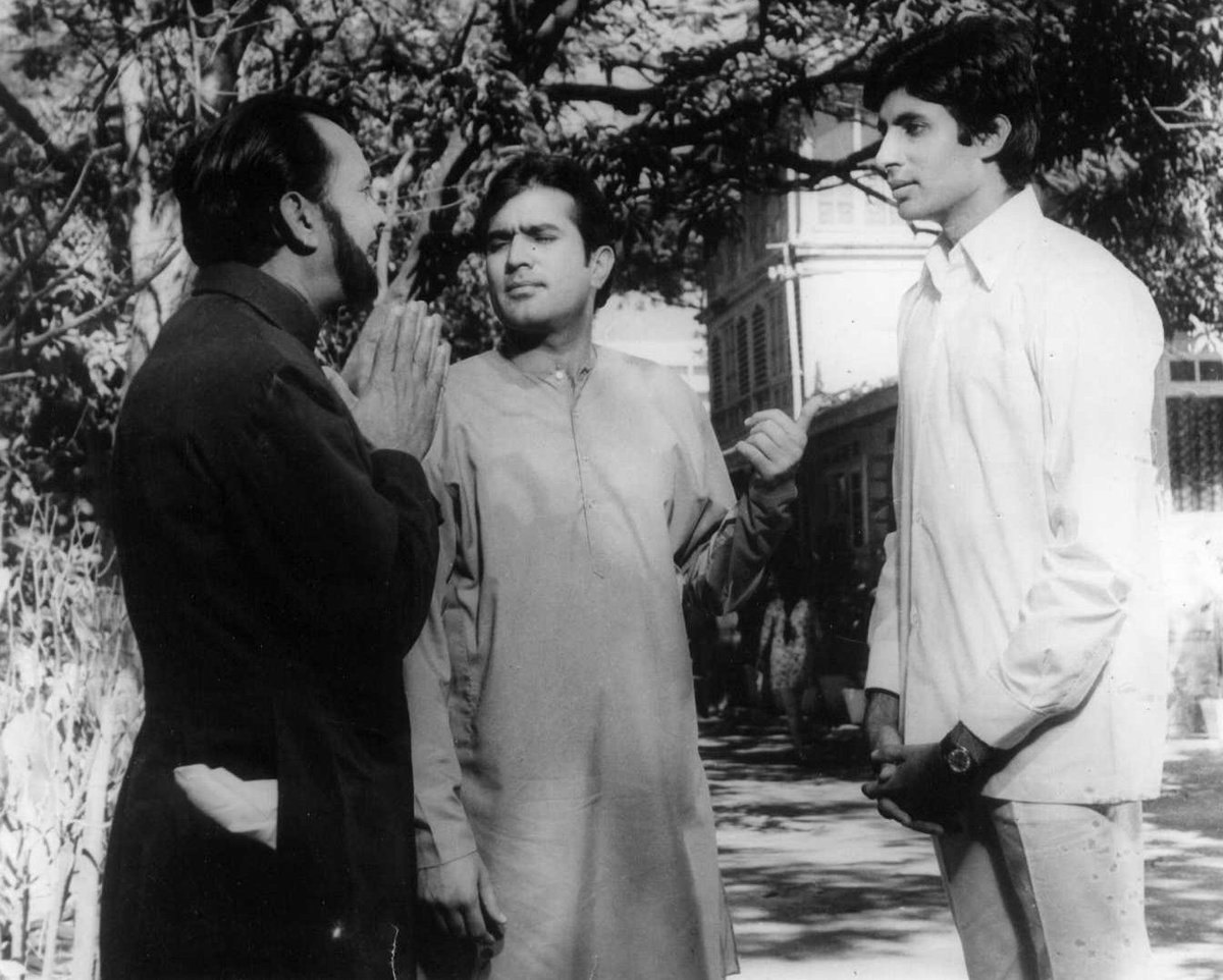CineRanker's tweet image. #BRUpdate #50YearsOfAnand

One of Indian Cinema's Finest Moments - First SuperStar w/an Upcoming Legend starring in a beautifully written movie with great songs &amp;amp; immortal dialogues!

A Timeless Masterpiece!

#Anand #RajeshKhanna #AmitabhBachchan #Babumoshai #Bollywood