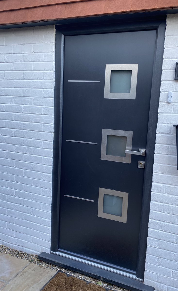 prwindowsltd's tweet photo. Beautiful Solidor Orion Timber Composite Premium door in Titan colour @SolidorLtd @CWGChoices @UltionLock #solidor #solidorfrontdoor #compositedoor #frontdoor #homeinspo #homedecor #homeimprovement #dorking #reigate #surrey https://t.co/MsGTyB5E8E