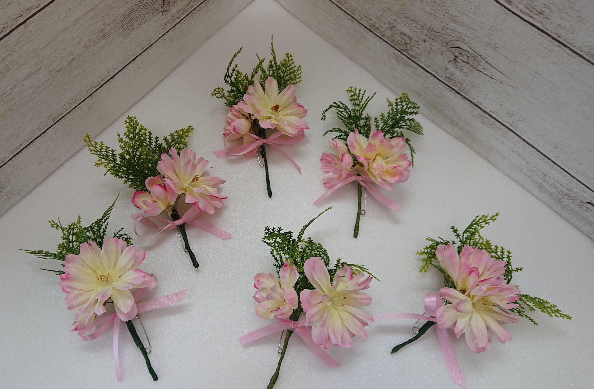 友輪華 コサージュをお届けに行ってきました 桂小学校の卒業生が 式にて胸に飾られる手作りコサージュとシトラスリボンを手渡しました 素敵な思い出と共に卒業してね 卒業式 桂小学校 コサージュ 手作り お別れ 桜 中学生 思い出 就労 友輪華 コサージュをお届けに行ってきました 桂小学校の卒業生が 式にて胸に飾られる手作りコサージュとシトラスリボンを手渡しました 素敵な思い出と共に卒業してね 卒業式 桂小学校 コサージュ 手作り お別れ 桜 中学生 思い出 就労