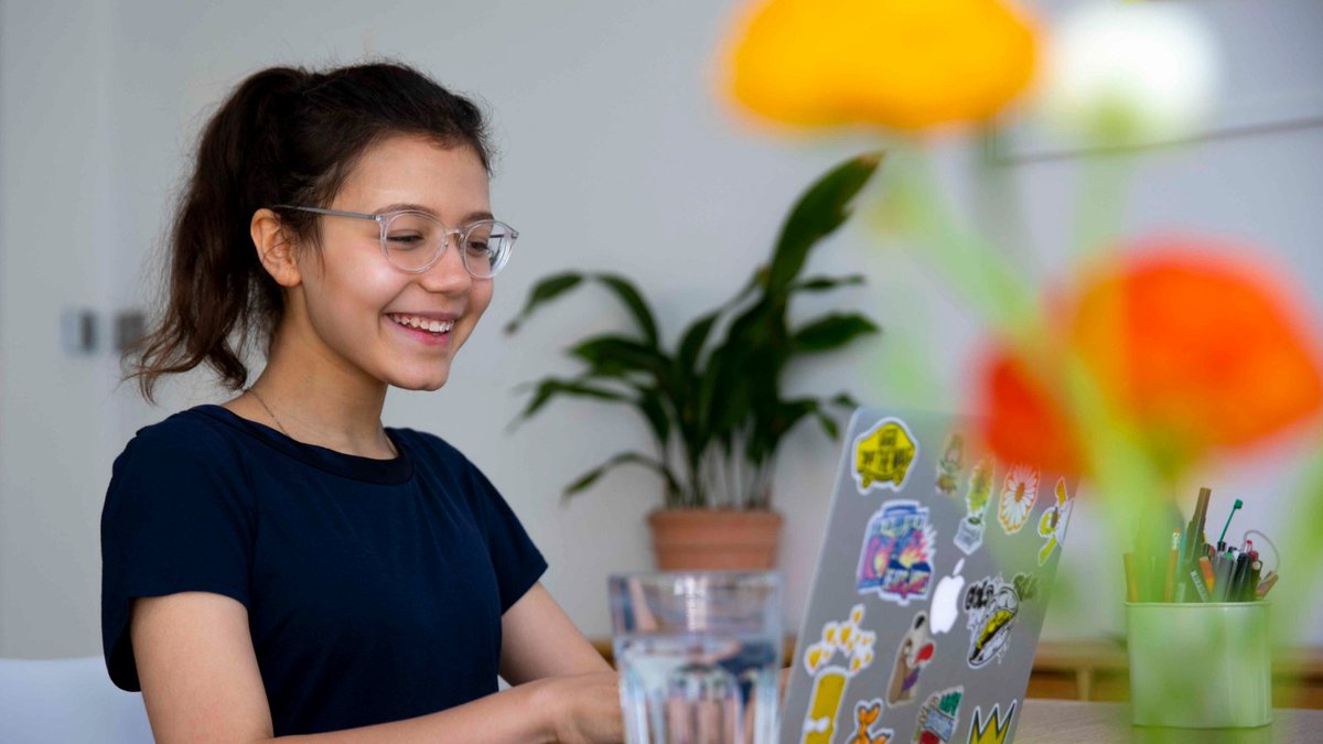 AlgorithmicsU's tweet image. Our students love learning with us. They get to meet their online friends (6 students/group max), learn with their live tutor and have fun on our incredible interactive platform.
#coding #codingforkids #python #codinglife #homeschool #homeschooling #elearning #remotelearning
