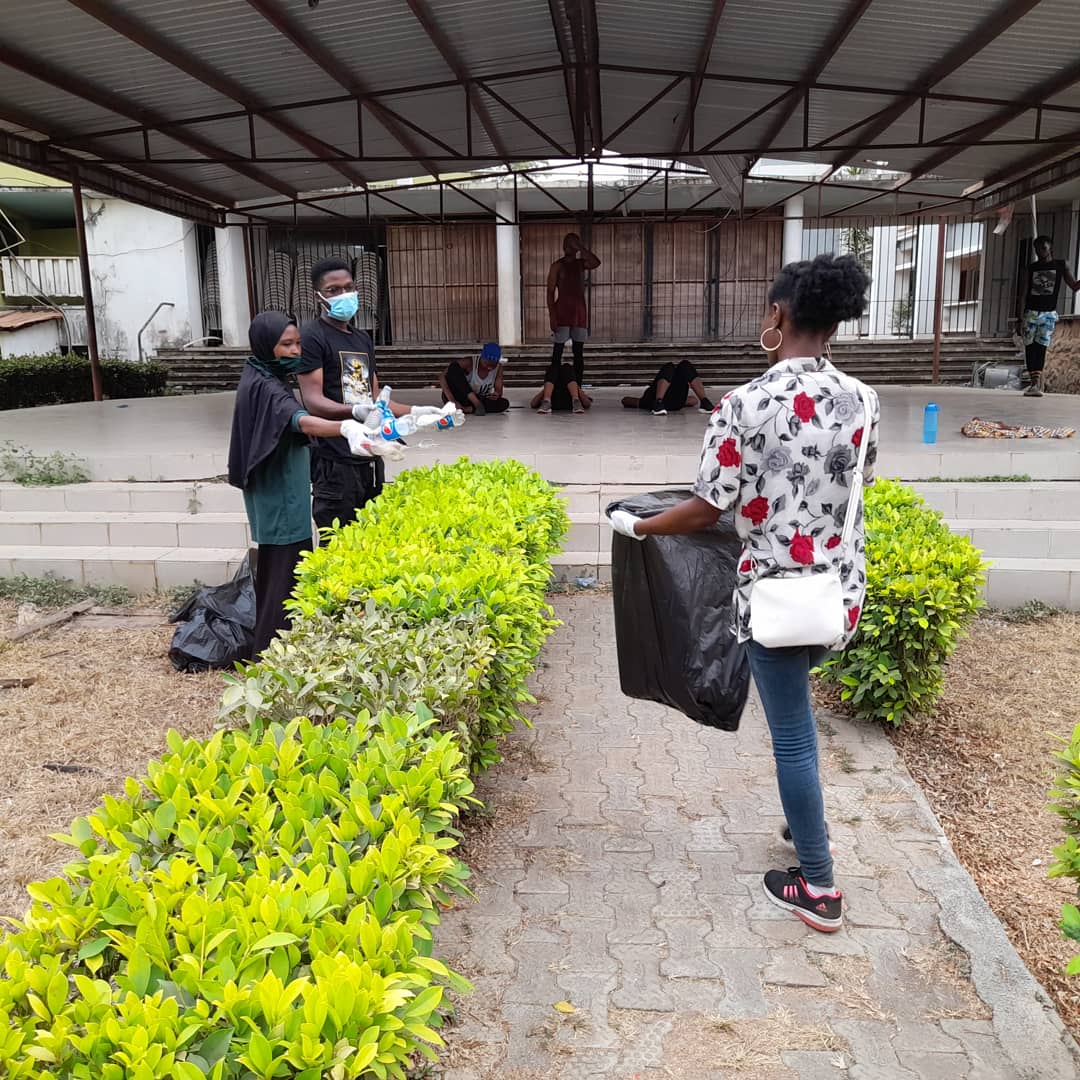 ploggingnigeria's tweet photo. Moments from #PloggingEpisode07 with #PloggingClubUI.
#WeKeepFitToKeepClean
#FitPeopleInCleanCommunities
A picture thread. https://t.co/7CzIYHie4s