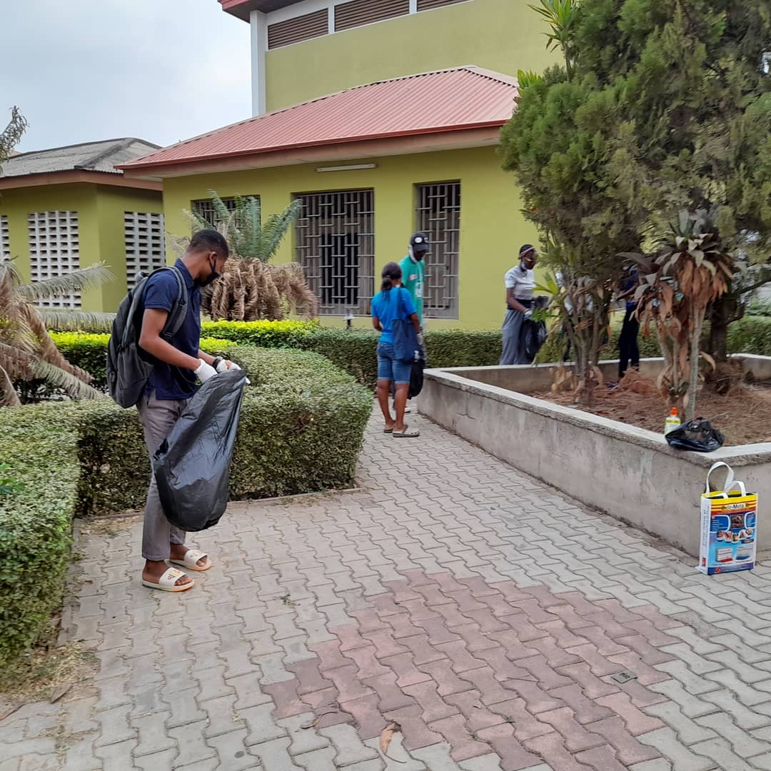 ploggingnigeria's tweet photo. Moments from #PloggingEpisode07 with #PloggingClubUI.
#WeKeepFitToKeepClean
#FitPeopleInCleanCommunities
A picture thread. https://t.co/7CzIYHie4s
