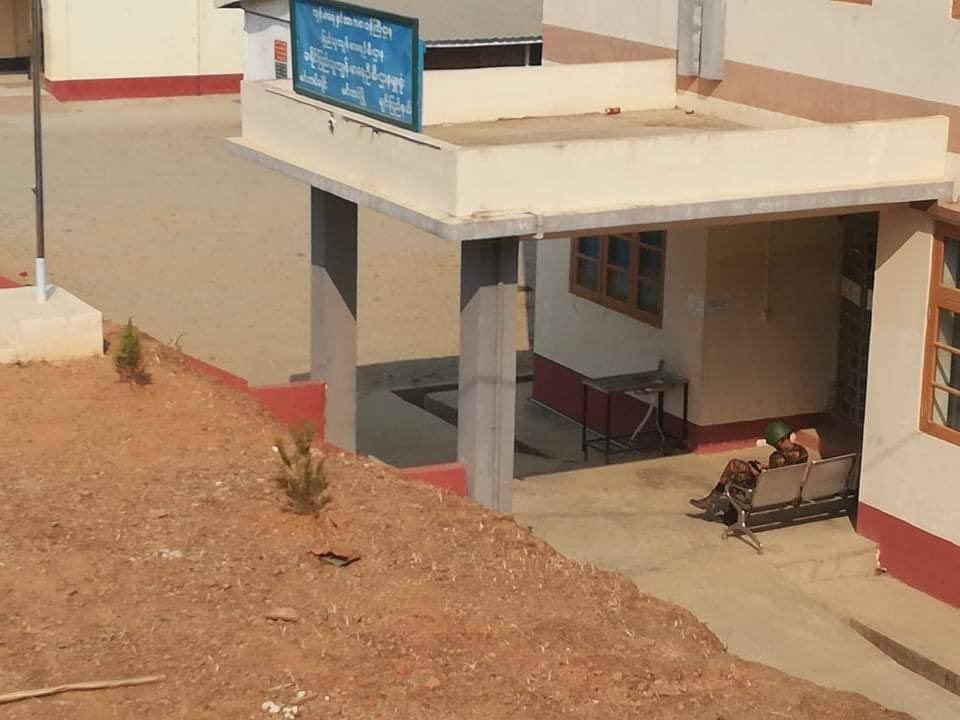SdhzSunshine's tweet photo. Terrorists are stationing at MINTAT hospital , Chin State. Hospital is not a place for military station!!
UNSC ACT NOW
#WhatsHappeningInMyanmar
#Mar12Coup https://t.co/swZIbECBoy