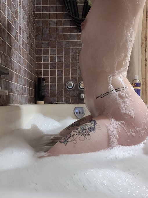 Wanna watch me drool all over a fat cock? Dm me for video price https://t.co/DV5t8p6eZd<a href="/tag/doitforthetitties"class="tags"><span>#doitforthetitties</span></a><a href="/tag/doitforthekitties"class="tags"><span>#doitforthekitties</span></a>