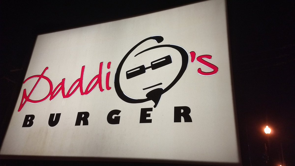 PatrickVaughn4's tweet photo. Cheddar Bacon Burger this evening from Daddio's... supporting local SE Texas businesses. #Eatbmt https://t.co/htfNttbiKE