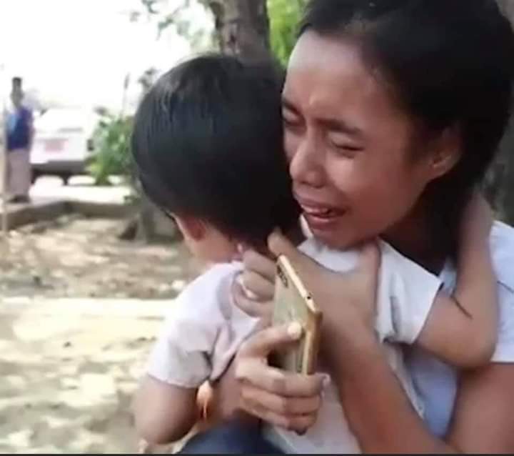 Amy086421's tweet photo. Ko Chit Min Thu, who died yesterday, said, "People like you will not have democracy if you do not leave."He is survived by his wife, who is two months pregnant and has a three-year-old baby.
UNSC ACT NOW
#WhatsHappeningInMyanmar
#Mar12Coup
#CrimeAgainstHumanity #Endcoup https://t.co/v6xAyifnMK