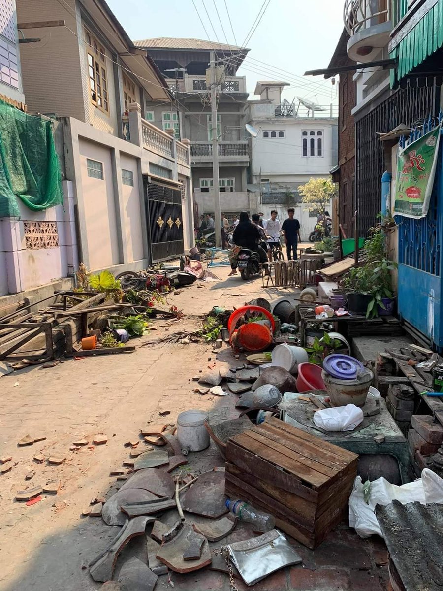 MilkTeaMM_MTAM's tweet photo. Situations in Shan-Wine ward, Mandalay📍
Terrorists came at last night, destroy everything, threaten citizens that they will set fire the whole ward and come again tonight.Citizens are scared now to even live in their own house.
UNSC ACT NOW
#WhatsHappeningInMyanmar
#Mar12Coup https://t.co/qXIYEae2Sx