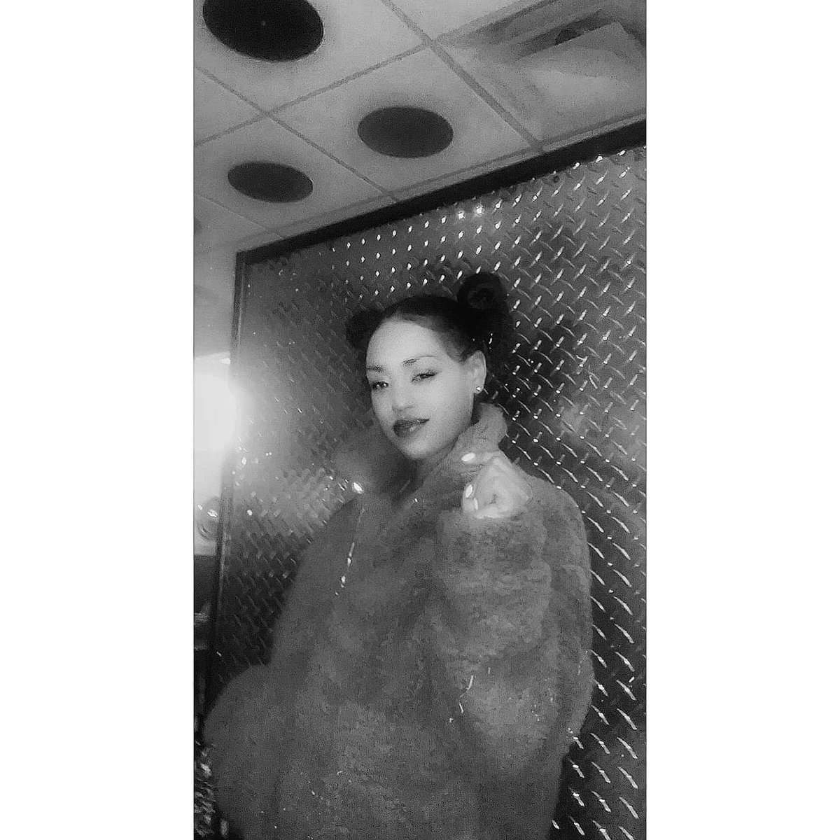 juicyj_613's tweet photo. #Thursday. https://t.co/AzKz8dgAsi