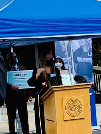 JRfromCupertino's tweet image. Thank you @SupCindyChavez @SusanEllenberg @mtnviewellen @RodSinks @sylvialeong408 @JustinLardinois @AliSapirman @lamnguyencomms @neil_park_ @nakniart for pushing for Santa Clara County to receive its fair share of vaccines for vulnerable communities! #vaccinequity