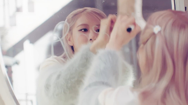 super_manoban's tweet image. does it ever                         just how fast
drive you crazy                   the night changes

SOLOIST ROSÉ DEBUT DAY
#OnTheGroundTODAY