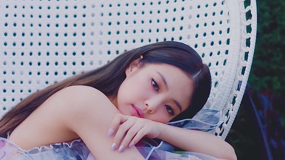 chaennie loops tweet media
