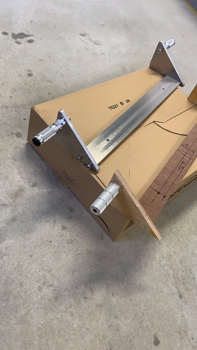 Me398 部材のカット寸法は ステップの板が50mmx470mm 直角三角形のステップの板が 100mmx150mmで三角形にカットして2枚です 寸法や穴開け位置等は一度 コンパネで測りこんで作ってみてそれから寸法取りました Fas トリシティ 自作ステップ Me398 部材のカット寸法は ステップの板が50mmx470mm 直角三角形のステップの板が 100mmx150mmで三角形にカットして2枚です 寸法や穴開け位置等は一度 コンパネで測りこんで作ってみてそれから寸法取りました Fas トリシティ 自作ステップ