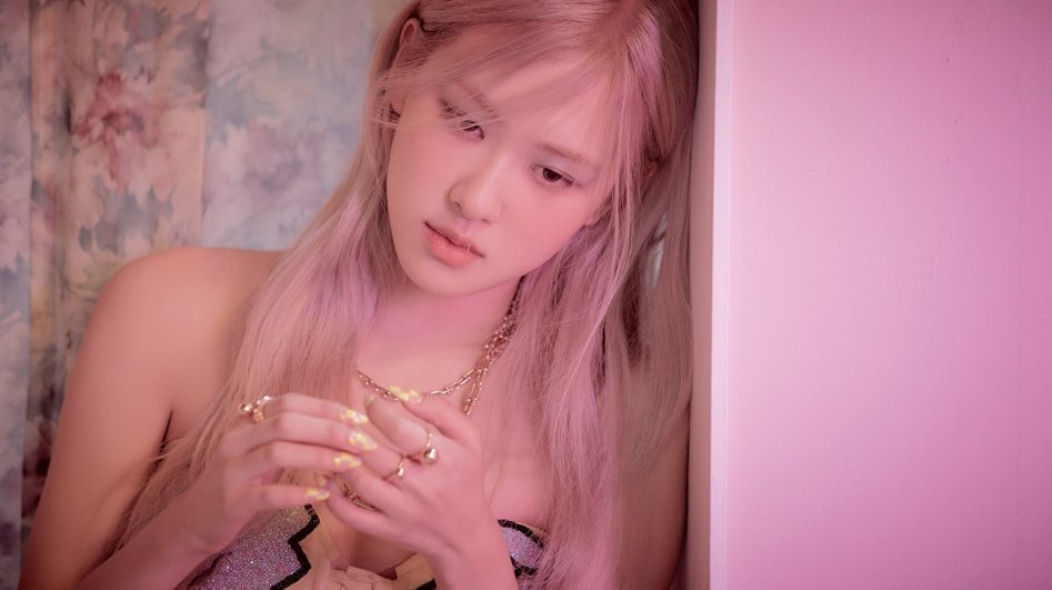 nynytrg's tweet photo. Yessssss On The Ground 🥀🥀🥀🤭 
Perfect perfect perfect 
I love her voice 
#ROSÉ #OnTheGroundTODAY #ROSÉSOLO https://t.co/d3wLGknu9B