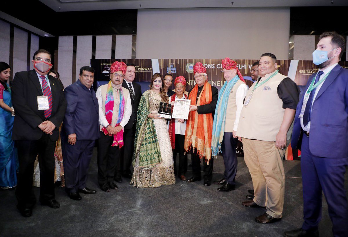 seema_gumber's tweet photo. Awarded by #entrepreneur excellence award in the presence of @KalrajMishra  and @iamhamzaabbasi   #diplomat  #panama #syria #educador #denmark @seema_gumber #starbuzzz  director #bosslady  #zeetv #dillidarlings https://t.co/TEFWGVkbpi