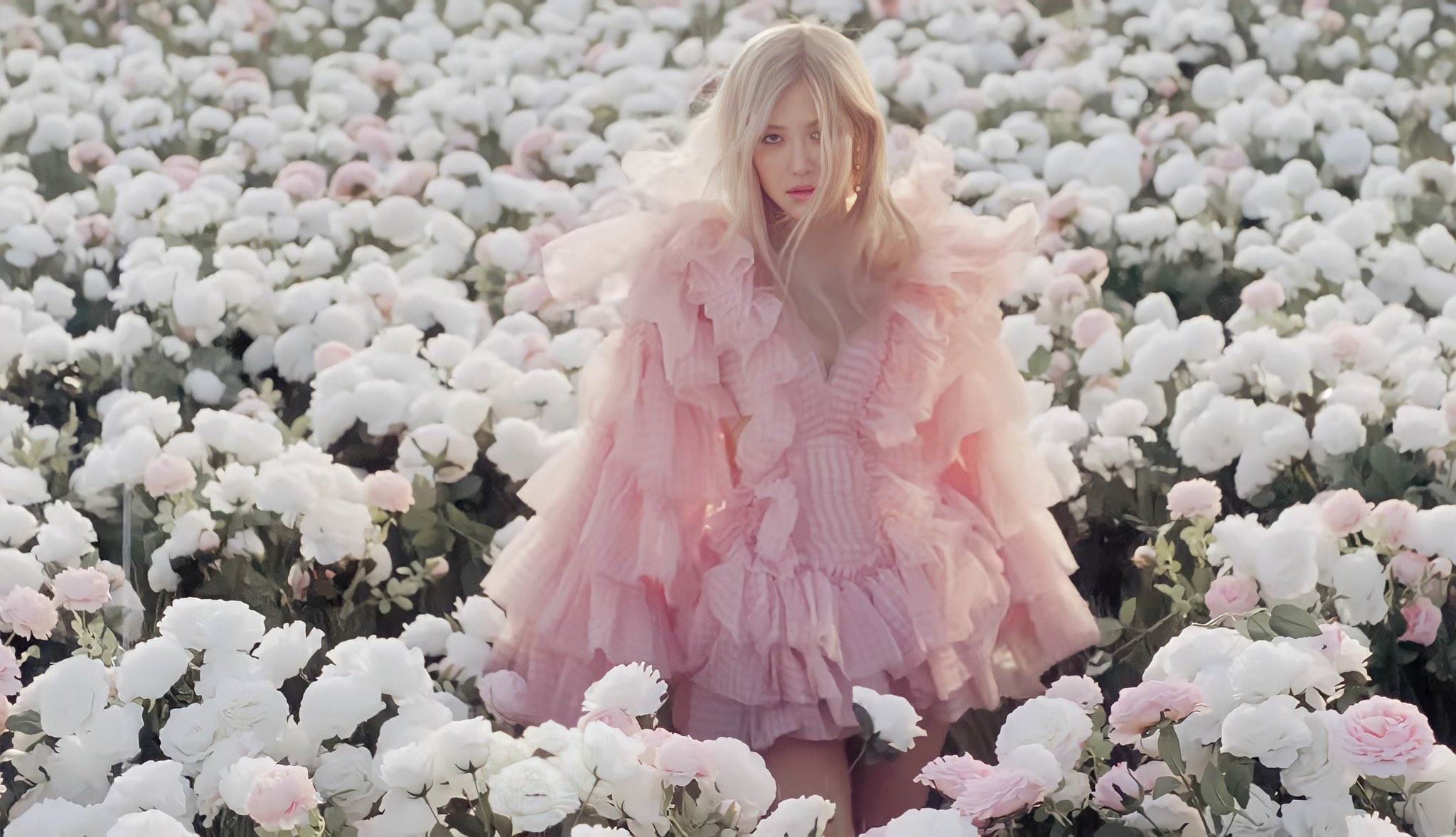 EwQZ7DvVoAMEcf-?format=jpg&name=large