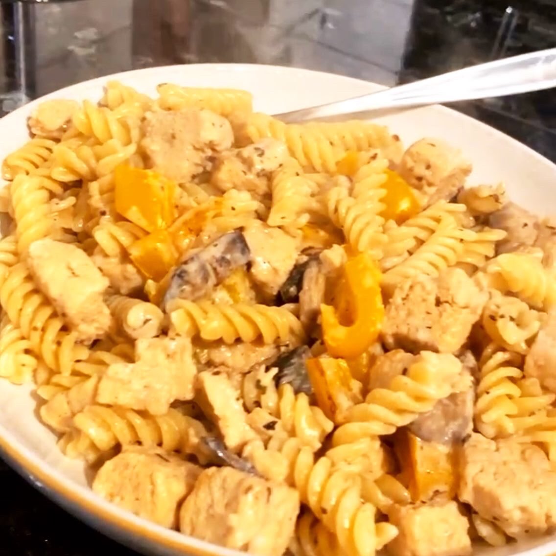 FullyRewired's tweet photo. Here is some foodie inspiration I have stolen from you guys! It’s so much fun to see what you're all cooking up in the kitchen and it definitely gives me some inspiration for planning my meals, so if you ever make a bomb meal make sure you tag me!! I want to see!!! https://t.co/sZrBSEL9s3