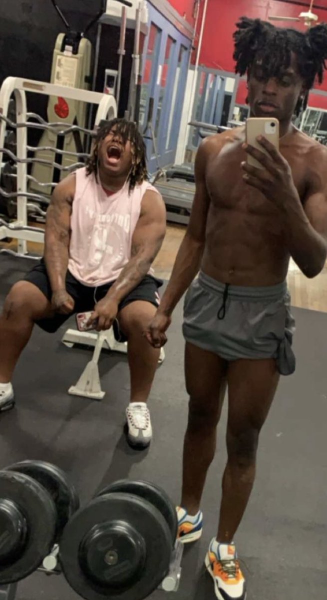 Cameron54070456's tweet photo. Me and lil bro in that lab all day and night‼️🦍 https://t.co/XeZNndCXZg