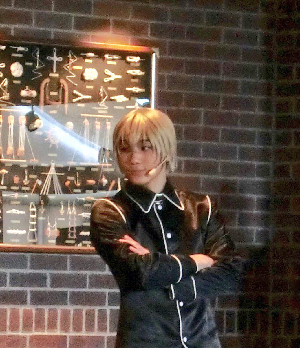 ｕｓｊのツボ 速報 Usj Now Usj 名探偵コナンミステリーレストラン 記念写真について 料金は2500円 クルーカメラでのみ撮影 席はグループ単位ですが 記念写真撮影は１人ずつ客の座席に来て撮影 安室さんとのみ撮影 特典でキャストの写真