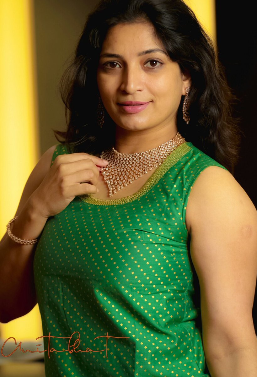 "Do and #act on what you #believe to be #right, and you'll #WakeUp up the next #morning feeling #good about #yourself."
❤️ <a href="/IamAnitaBhat/">Anita Bhat</a>
#GoodMorningEveryone 
#fridaymorning #FridayThoughts #FridayMotivation #FridayFeeling #FridaysForFuture #Shootmode #MorningGlory