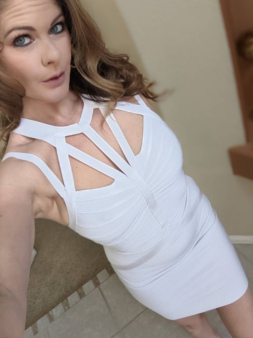 Hubby Says I'm Going To Freeze 🥶🥶🥶 In This Outfit Tonight. But He Loves Showing Me Off!!! 💋Wifey💋 https://t<a href="/tag/watch"class="tags"><span>#watch</span></a><a href="/tag/workhard"class="tags"><span>#workhard</span></a><a href="/tag/fans"class="tags"><span>#fans</span></a><a href="/tag/workhardplayharder"class="tags"><span>#workhardplayharder</span></a><a href="/tag/milf"class="tags"><span>#milf</span></a>