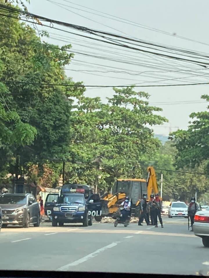 Yangon ! Massive Trucks of Terrorists are taking over &amp; they are removing all the barricades with bulldozers. These barricades are for the defense from their slaughtering but they remove all &amp; intentionally trying to kill citizens. UNSC ACT NOW #WhatsHappeningInMyanmar #Mar12Coup