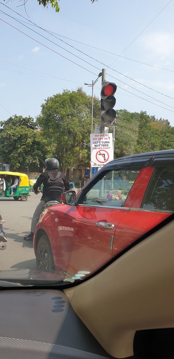 ahujaguls's tweet photo. Request @dtptraffic to make the left turn free at malviya Nagar metro station coming from Anupam PVR and going towards Adchini like before. This new board showing the rule creating traffic backlog upto MB road. Prompt action will be highly appreciated. https://t.co/23xXJFnEn3