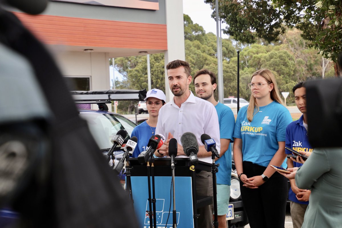 Eliza Laschon tweet media