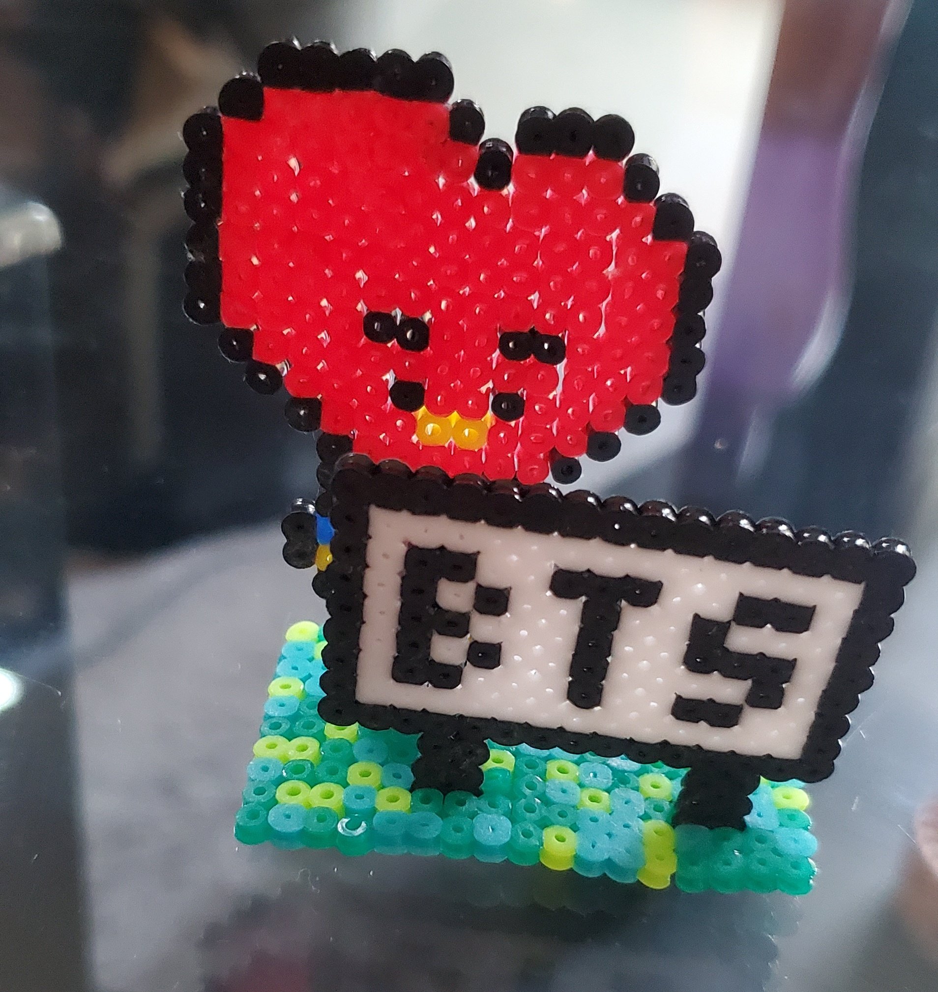 3r Y 娘がアイロンビーズで作ってた Cooky作って欲しかったのに アイロンビーズ Bts Bt21 Tata Cookyは難しいから却下された T Co Ntlg19ws6a Twitter