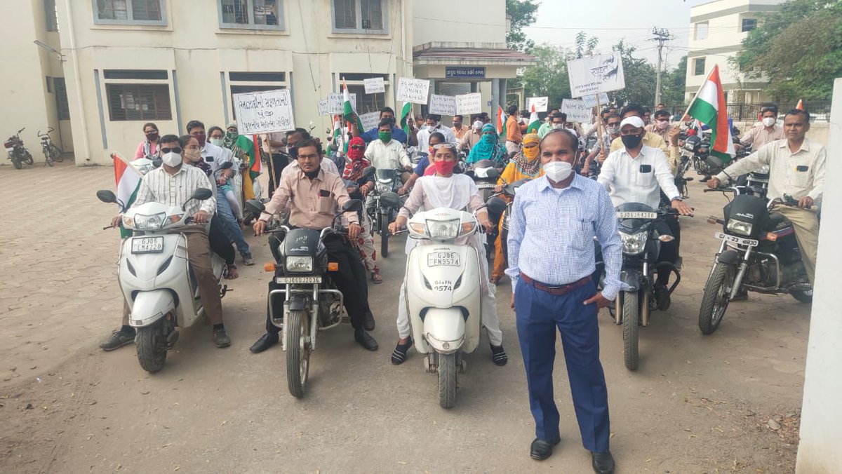 CollectorVad's tweet photo. Bike Rally at Miyagam, Karjan, Dist: Vadodara. 
#AzadiKaAmrutMahotsav 
#India@75
@vijayrupanibjp 
@pkumarias 
@InfoGujarat https://t.co/RESIvY2WcH