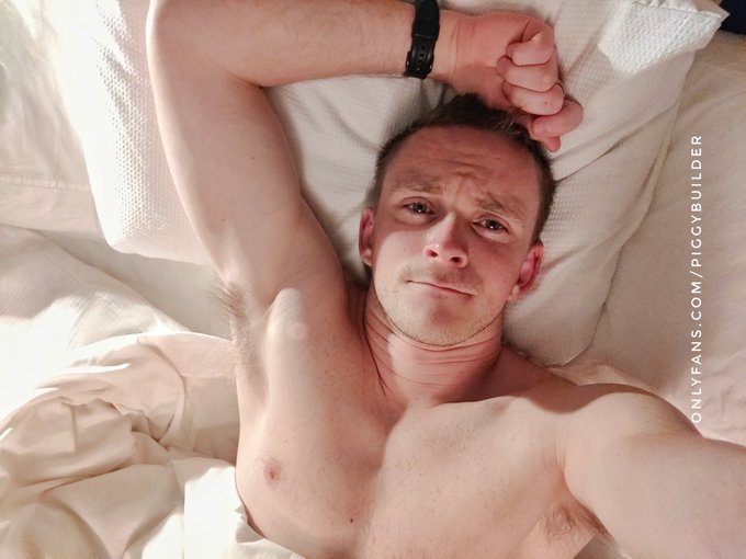 Happy Friday 🎉 It's pissing down and I wanna stay in bed 😂 https://t.co/Qdn8MrJNHv<a href="/tag/buzzed"class="tags"><span>#buzzed</span></a>