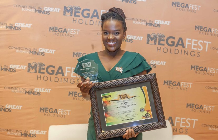 StokipaZw's tweet photo. Meet @nyarydhliwayo (28) founder of Zimbabwe’s multi-award winning nutrition startup @YanayaLifestyle .  She is mainstreaming healthy eating/living in Zimbabwe through her fast growing restaurant chain as well as off the shelf dairy free yogurts. https://t.co/2l4XdDK8N2