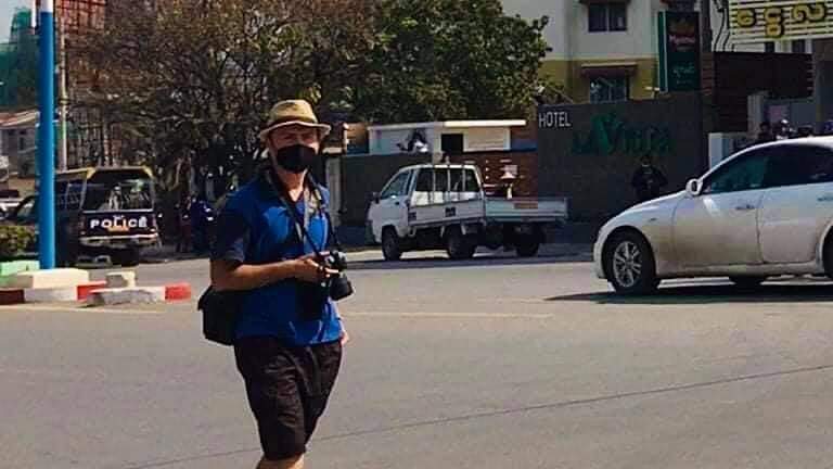 kothanpt's tweet photo. A Polish photojournalist was violently beaten by the Myanmar junta on March 11, in Taunggyi and got seriously injured.
STOP ONSLAUGHTS

#Mar11Coup
#WhatsHappeningInMyanmar
#SaveMyanmar https://t.co/9OC9WURKfS