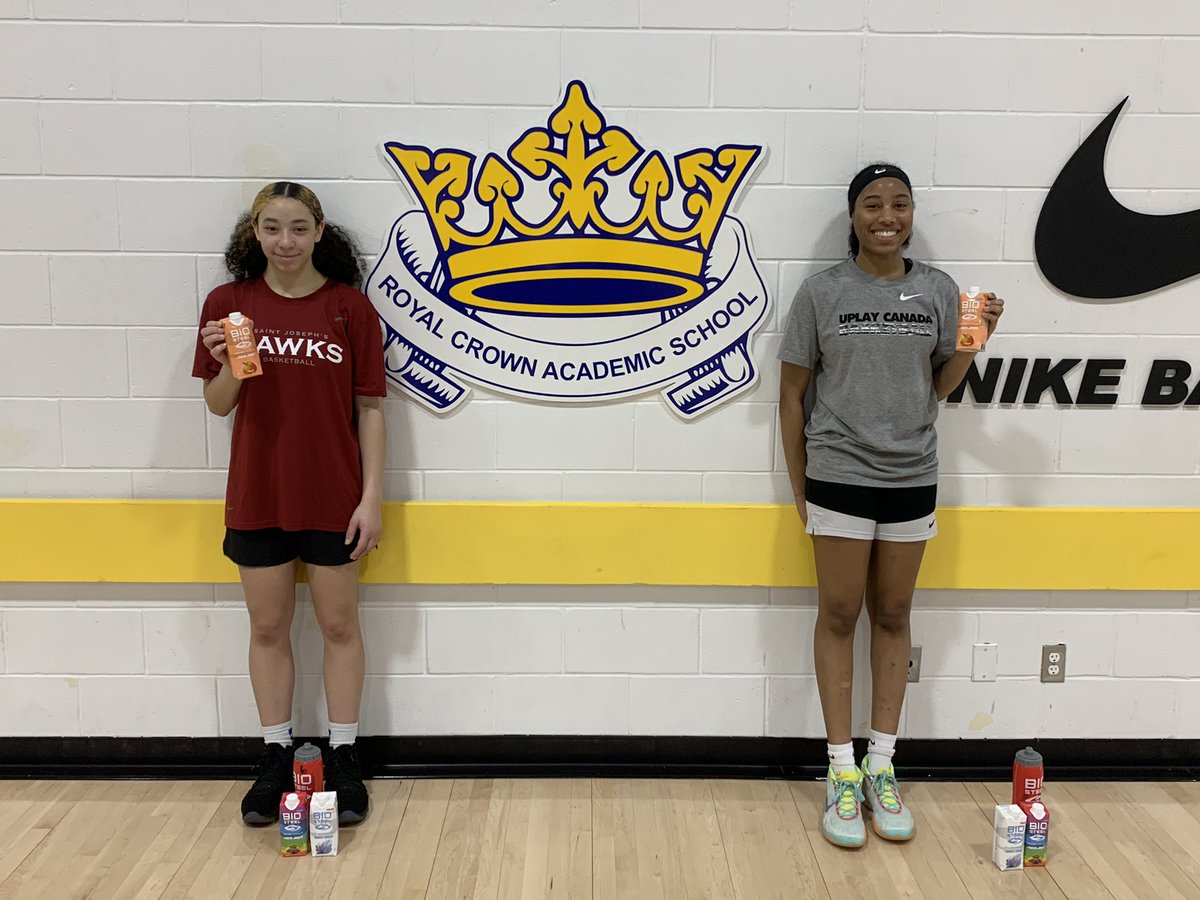 RoyalCrownWBB's tweet photo. @biosteelwomen Thank you for providing the post workout recovery drinks 🔥🔥. @royalcrownwbb @royalcrownbasketball  @biosteelsports https://t.co/c0iyfpcXCJ