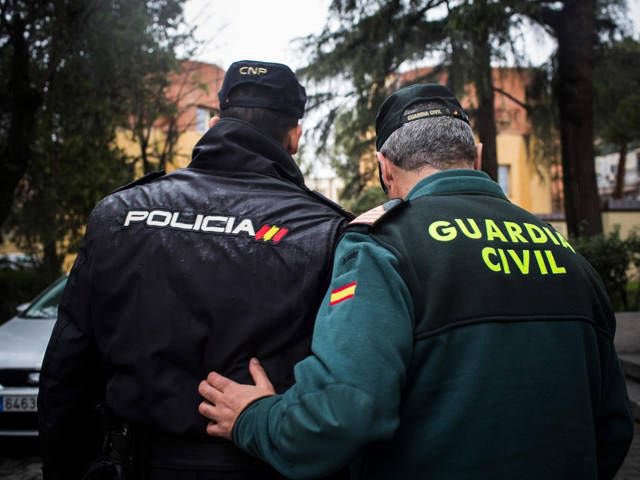 🔴Hoy mi objetivo es conseguir en INTERIOR el turno 6x6 para Guardia Civil y Policía Nacional. 

-Es más seguro.
-Más estable.
-Cubre los servicios.
-Favorece la conciliación.

6x6 Para todos y para siempre.