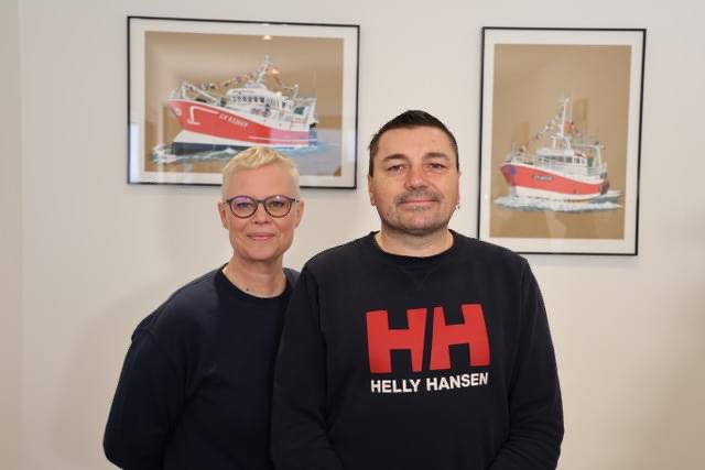 ArmementCherb's tweet photo. Plus qu’un métier, une passion familiale Cette passion de Sophie et David est un héritage familial qui se perpétue de génération en génération. Article complet : https://t.co/W6fUiGJkS0  #passionfamiliale #pecheurfrancais #mer #cherbourgencotentin #cotentin #normandie #godaille https://t.co/FC2RZ3fs43
