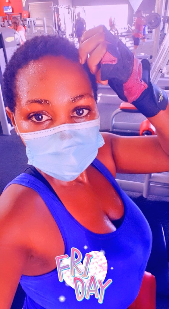 eyam_Badela's tweet photo. Fitness FriYAY πͺπͺππππ#Sweataddict #HealthyActiveLifestyle π https://t.co/qC7fAK8fIg