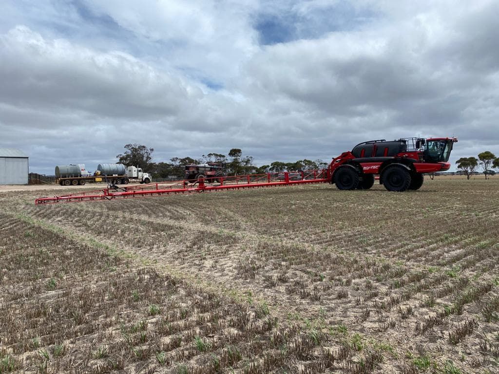 Wes Harding from #HazelwoodFarms in #WesternAustralia is happy to receive his new 49m 8000L #SSP-equipped #Agrifac #CondorEndurance! 👏
If you’re ready to farm like never before, get in touch today! 🖱 bit.ly/2OxaQjS #AgrifacAU #StrictSprayPlus
