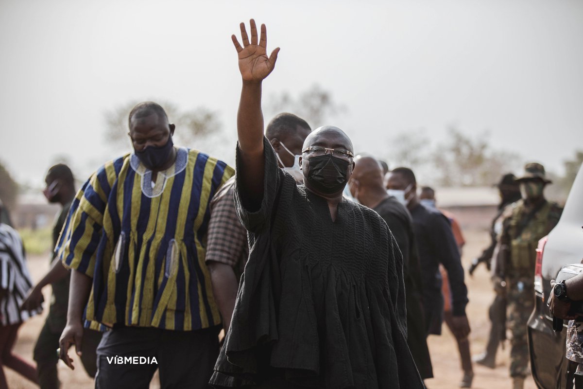 vib_media's tweet photo. Earlier this year in January, Ghana's Vice President @mbawumia paid a visit to Kpandai along with other dignitaries to mourn with Hon. Mathew Nyindam.
@sbawumia
Photos taken by @vib_media
#photooftheday #kpandai #love #Ghana https://t.co/MMh5i4DBwF