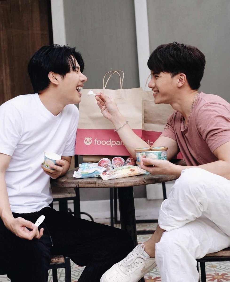xmaxtuluv's tweet photo. Aww how sweet they are 😭💕💕
#MaxTul https://t.co/oZitD7Ytt9