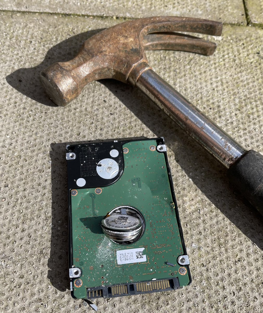 kingjasonantony's tweet image. Hammer 1 Hard Drive 0 - Replacement installed and software going on to my retro Apple Mac #macbook #retro #softwareinstall #forsalesoon