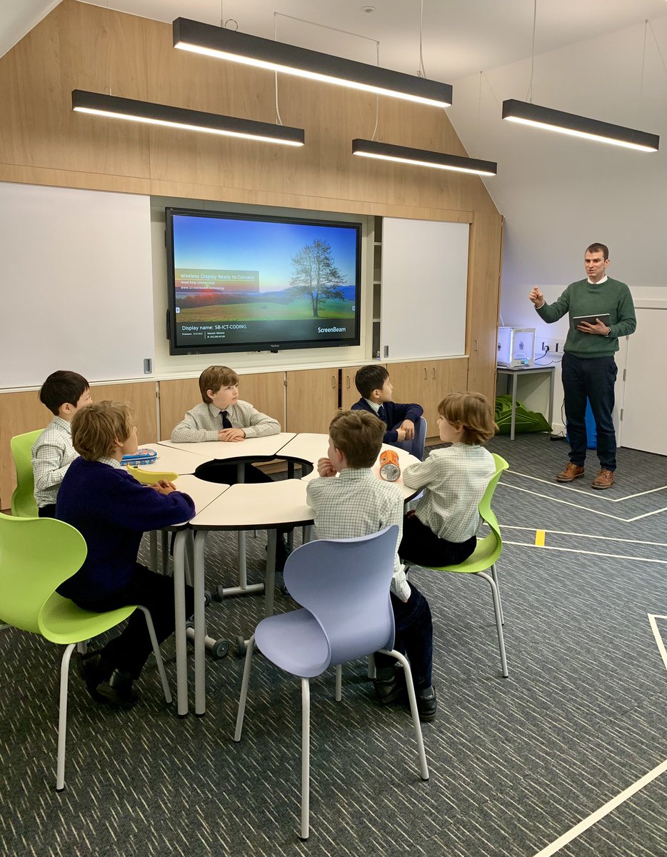 _Ludgrove's tweet image. Year4 got to grips with coding to move their Spheros in the Exploration Centre @_Ludgrove. They loved using the iPads to make their devices change colour, rotate and roam about the dedicated Coding Room. #programmingforprimaries #britishscienceweek #bsw21 #sphero #ipads #coding