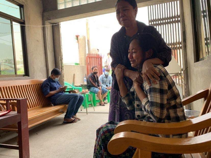 RETURN Lin Htet's body! On 11th March, he was beaten to death by the military.They didn’t admit of killing instead they lied that he fell and hurt his head. On top of lying, despite his family begging to return the body they still haven’t. They have no right to take the body!!