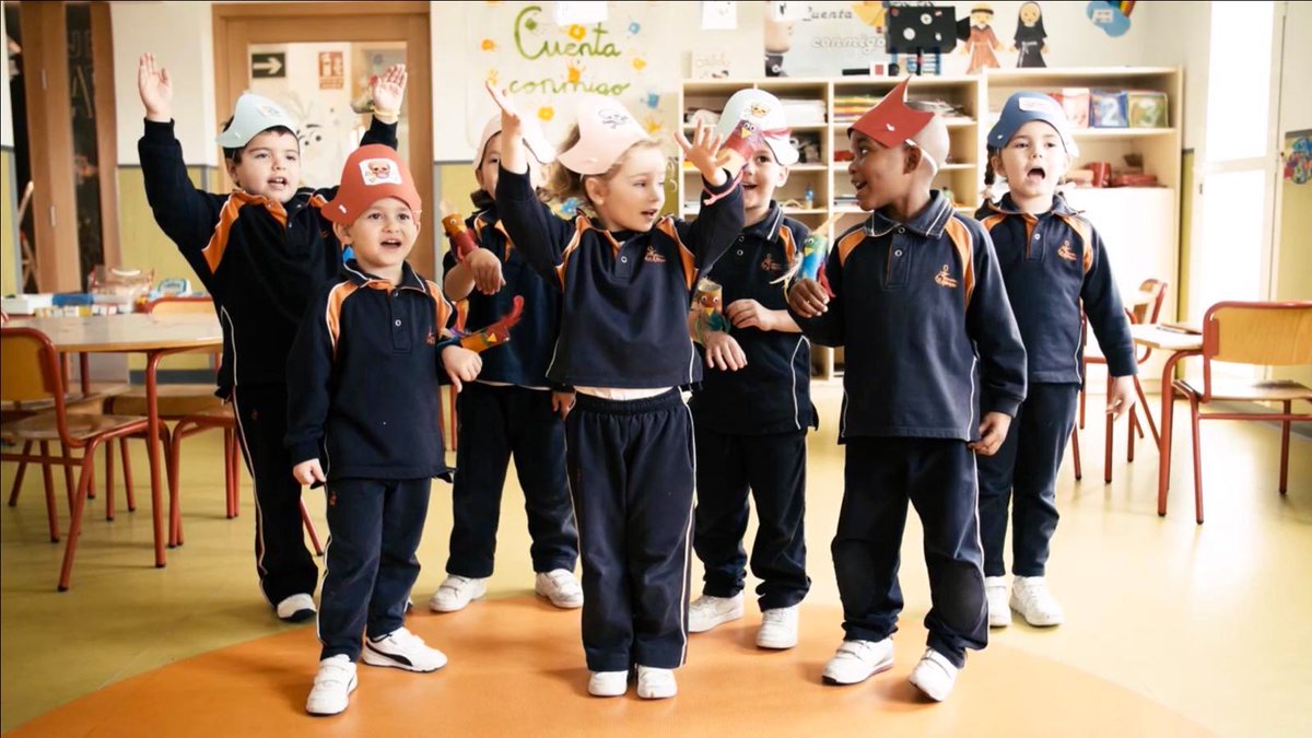 SFuencarral's tweet photo. Orgullosos de nuestros chicos y de nuestro colegio. ¡Ven a conocernos!
#SCF #AnaMogas #Familia #BuscoCole #Curso2021 #innovación #bilingüismo 

⬇️⬇️⬇️
https://t.co/nm7788GoBX https://t.co/z8nRitnWUw