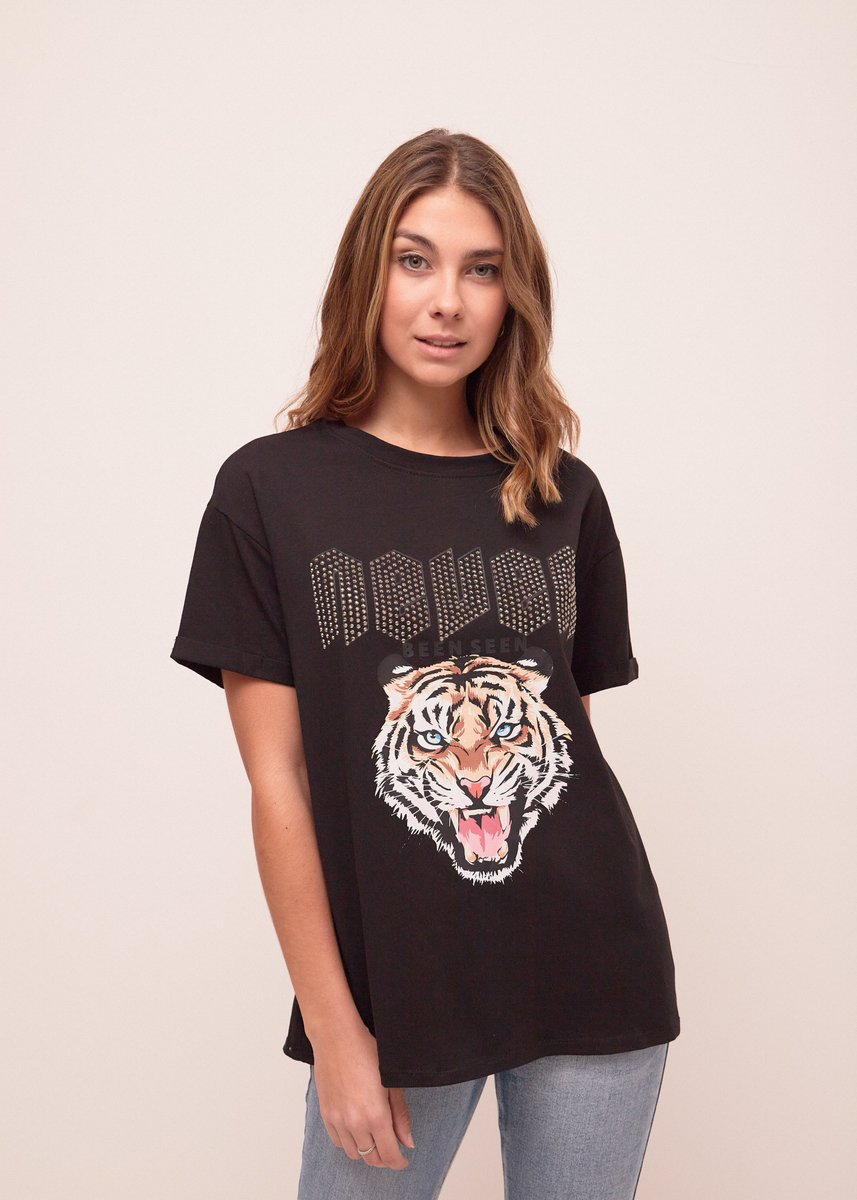 Nuevos modelos de la camiseta que está arrasando en nuestra web, ¡no te quedes sin ella!
mulaya.com/es/145-camiseta