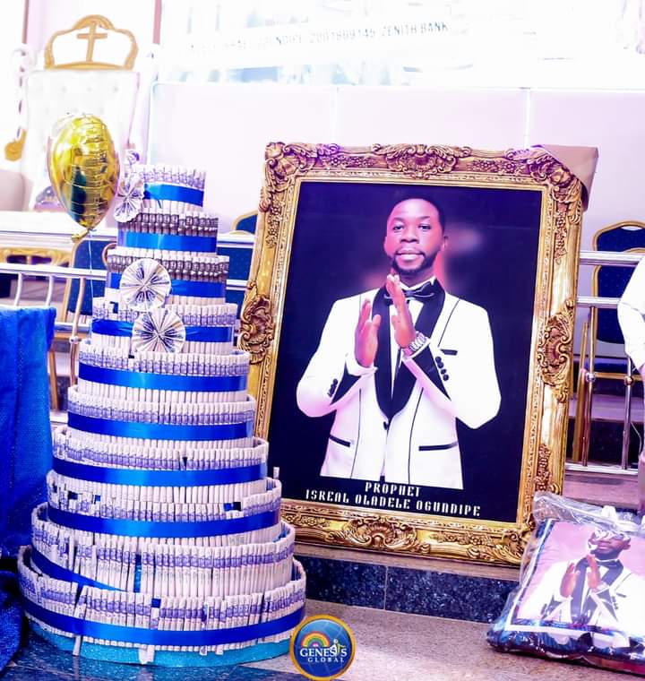 Prophetisraelo2's tweet photo. #MARCH10 #HIGHLIGHTS
CREATIVITY MEETS CELEBRATION, AS BIRTHDAY CAKE FORMS GENESIS GLOBAL CHURCH BUILDING...AND MANY MORE BIRTHDAY CAKE GIFTS - ALL FOR THE CELEBRATION OF PROPHET ISRAEL OLADELE OGUNDIPE.
HALLELUYAH!
#MARCH10 #CELEBRATION #INTACTJOY #CCCGENESISGLOBAL https://t.co/QndhfAjNJJ